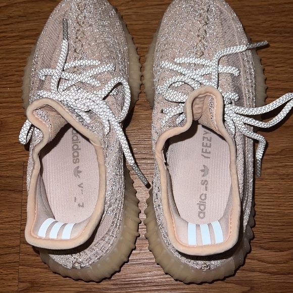Yeezy Synth Reflective Size 5 - Picture 2 of 4